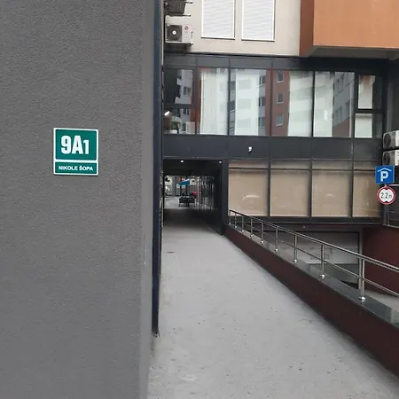 Luxurios *